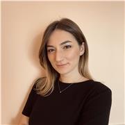 Giovane avvocato impartisce lezioni di diritto